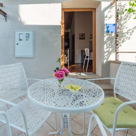Brbinj Apartmani Bugenvilija מראה חיצוני תמונה
