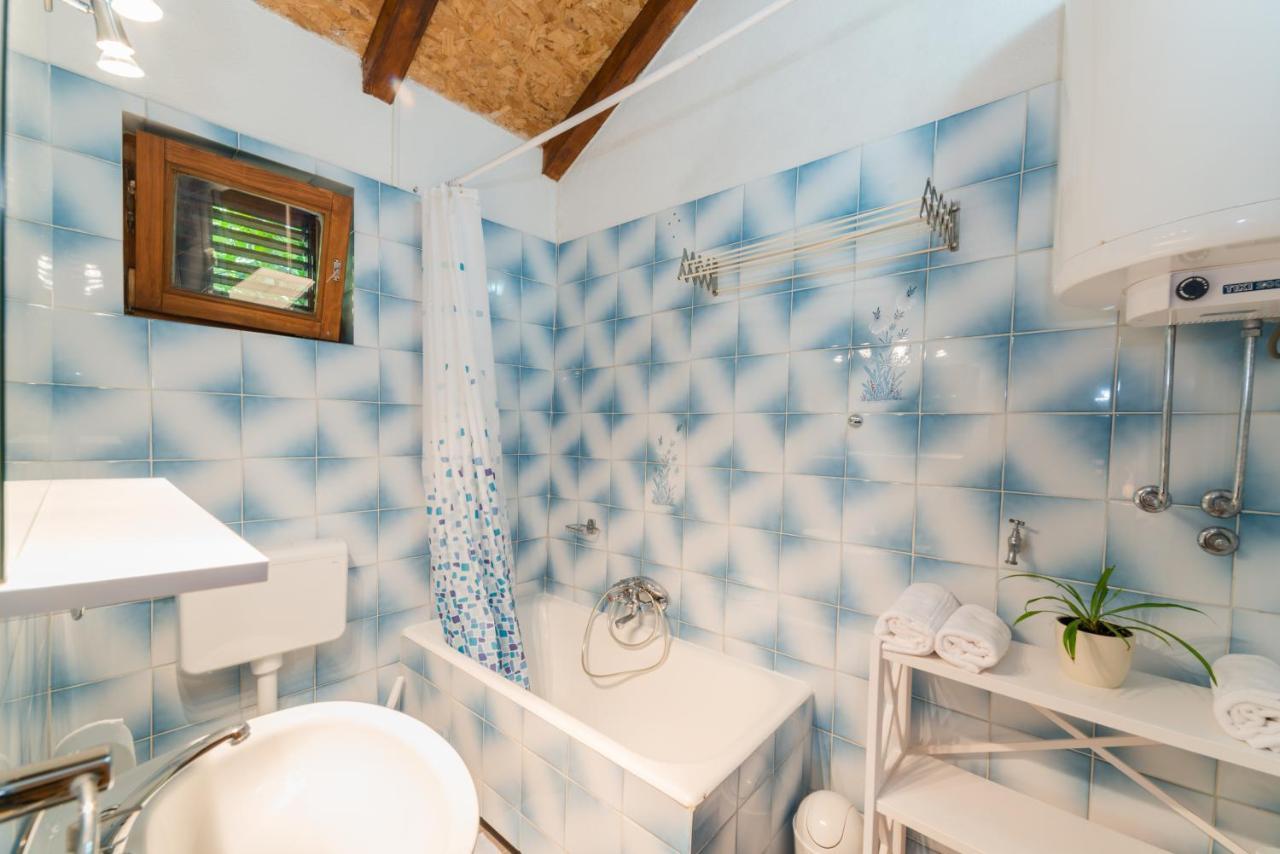 Brbinj Apartmani Bugenvilija מראה חיצוני תמונה