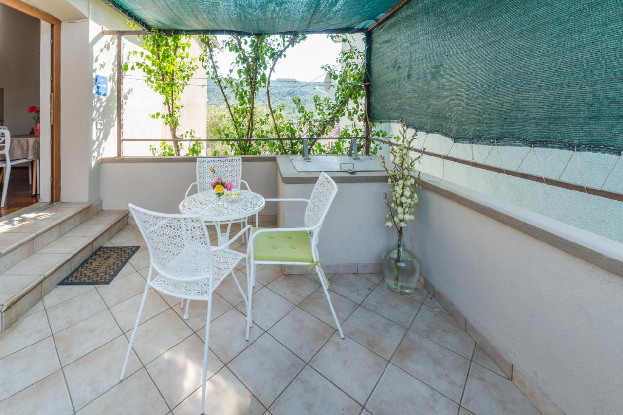 Brbinj Apartmani Bugenvilija מראה חיצוני תמונה