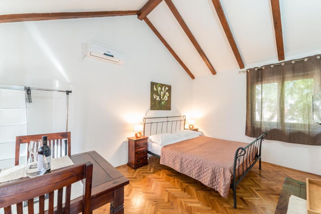 Brbinj Apartmani Bugenvilija מראה חיצוני תמונה